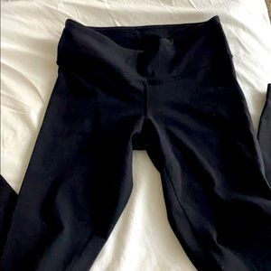 Lululemon Reversible Black Wunder Under size 4